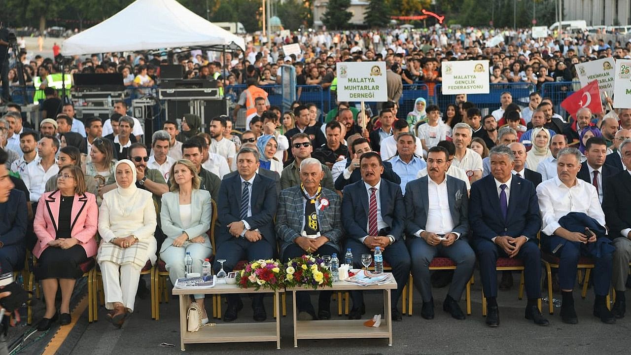 25. Kayısı Festivali renkli görüntüler ile başladı - Kültür - Sanat -  Malatya Time