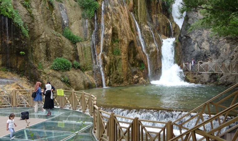 Doğa ve fotoğraf tutkunlarının adresi: Günpınar Şelalesi