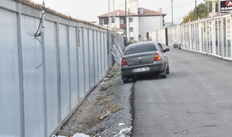 Burada bulunan esnafın iş yapabilmesi zor değil, imkânsız!