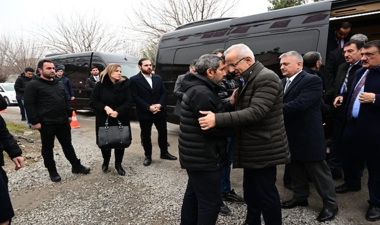 Bakan Uraloğlu, şehit Emre Taşkın’ın ailesini ziyaret etti!..