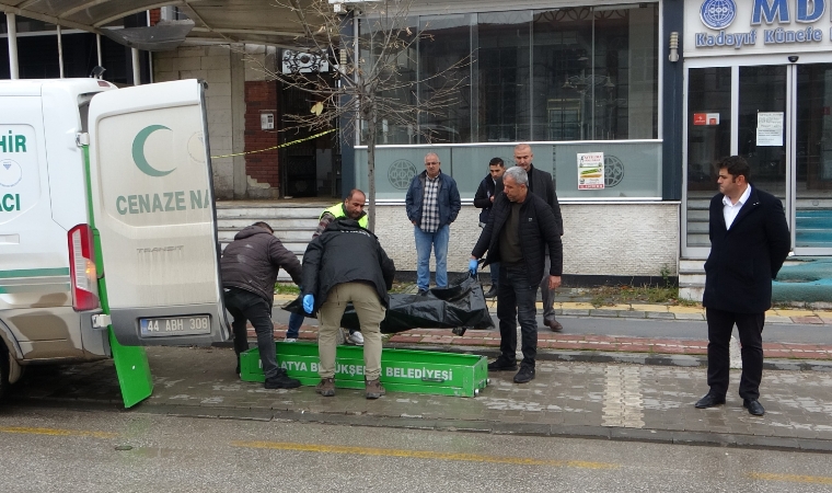 Deprem bölgesi Malatya'da korkunç olay: Orta hasarlı binada ceset bulundu