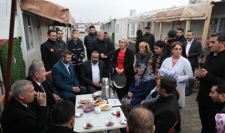 Kayseri’nin yardım tırları, Kardeş Belediye Yeşilyurt’a teslim edildi