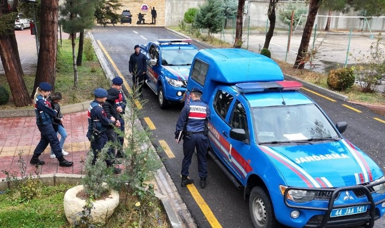 Malatya'da, silahlı ve maskeli soyguncular jandarmadan kaçamadı