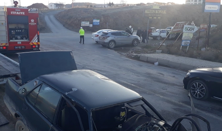 Yakınca'da zincirleme kaza! 1 kişi yaralandı