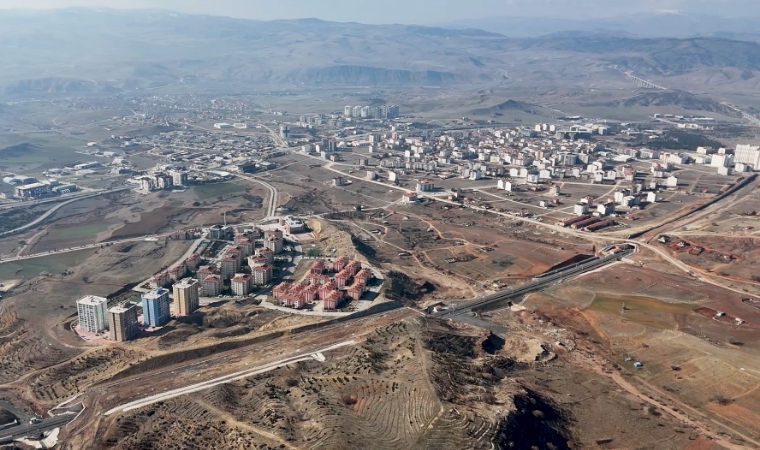 6 Şubat ve 11 şehrin isimleri 43 ilin geçiş güzergahındaki ilçede yaşatılacak