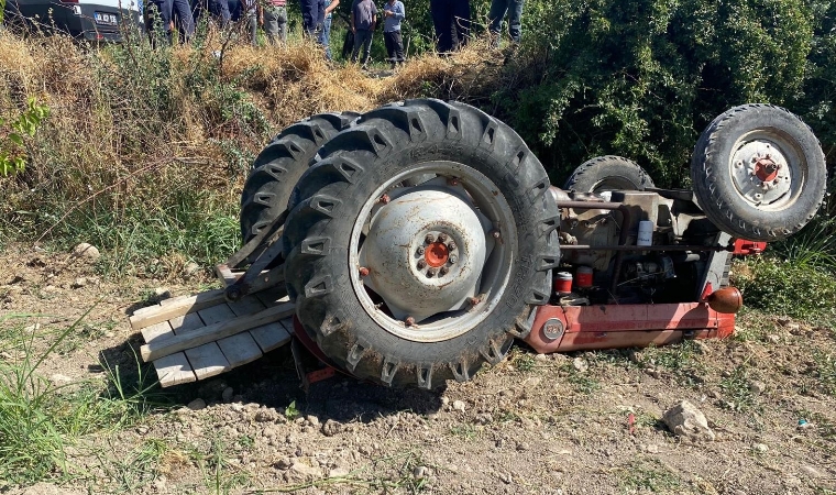 Malatya'da Kontrolden Çıkan Traktör Devrildi: 4 Yaralı