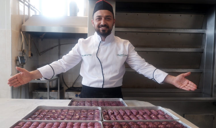 Selami Usta, Malatya'da Yapılan Mor Ekmekten Yola Çıkarak Diyabet Hastaları İçin Mor Baklava Yapıyor