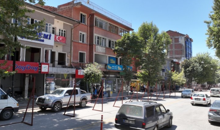 Büyükşehirden Atatürk (Kışla) Caddesi Esnaflarına Taşınma Desteği...