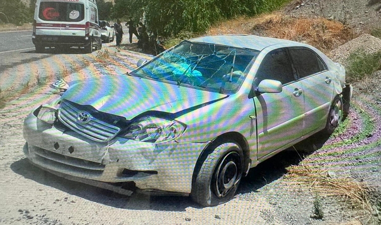 Doğanşehir'de Otomobil Su Kanalına Düştü: 3 Yaralı