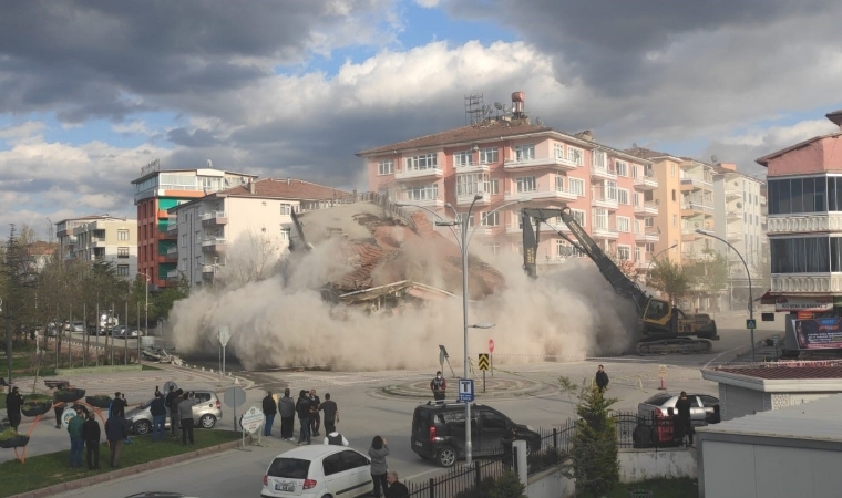 Hüccetullah HAKDER / Malatya’da Yıkım Çılgınlığı: Evleri Yıkmak Mı, Güçlendirmek Mi?