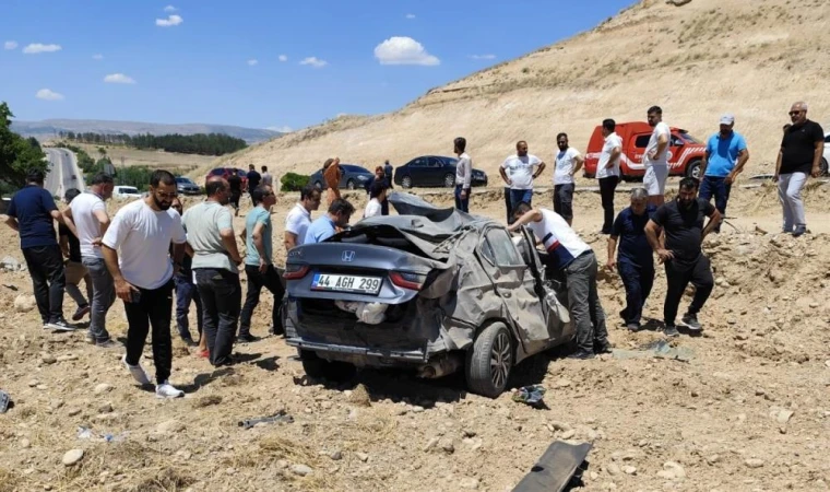 Kontrolden Çıkan Araç Şarampole Yuvarlandı! Akçadağ’da Korkutan Kaza