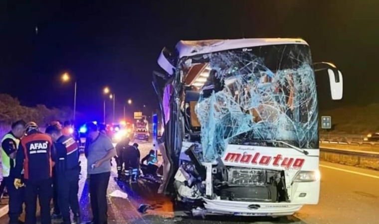 Malatya-İstanbul Seferi Yapan Yolcu Otobüsü Bolu’da Kaza Yaptı: 15 Yaralı!