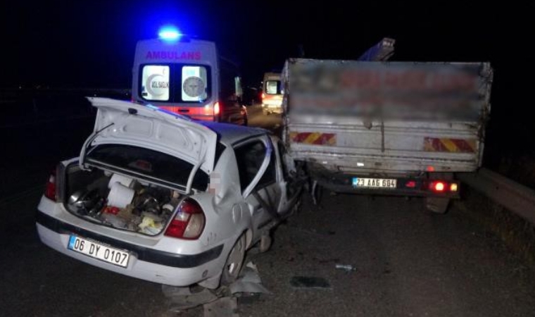 Malatya'daki Kayısı Bahçesinden Dönen Amca Çocuklarının Araçları Çarpıştı