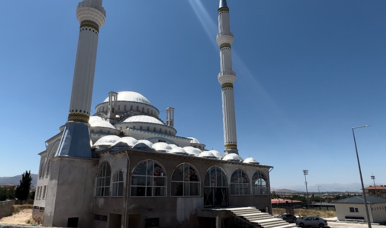 Yeşiltepe Cami ve Kuran Kursu 10 Yıldır Tamamlanmayı Bekliyor