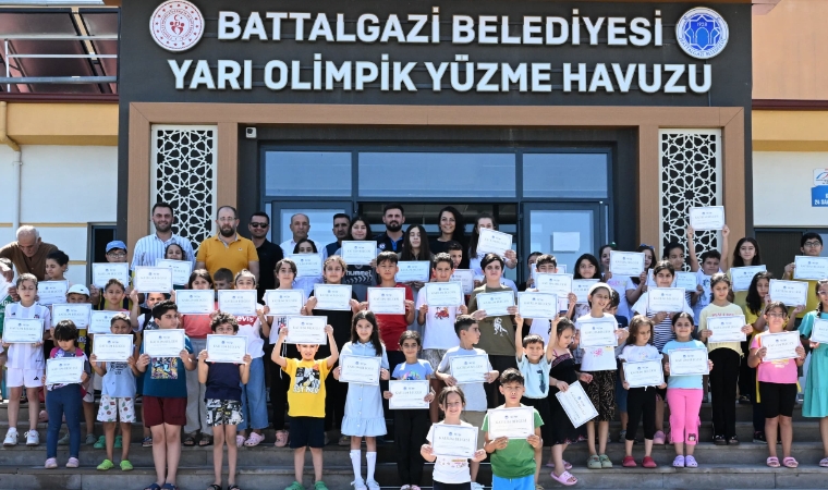 Battalgazi'de 110 Öğrenci Yüzme Eğitimi Aldı: Geleceğin Sporcuları Yetişiyor