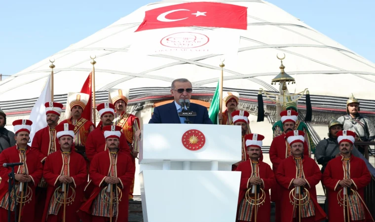 Cumhurbaşkanı Erdoğan Ahlat’tan Seslendi...