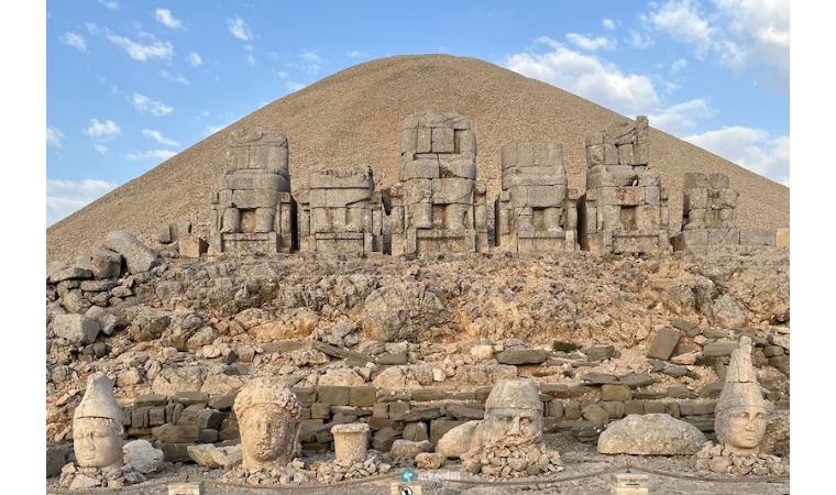 Nemrut Dağı’nda Yeni Keşif: El Değmemiş Bir Mezar Mümkün mü?