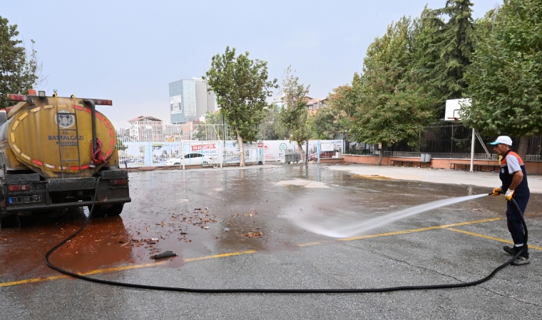 Battalgazi Belediyesi'nden Okullara Temizlik Desteği: Yeni Eğitim Yılına Hazırız!