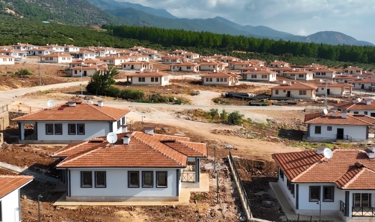 Deprem Bölgesinde 30 Bin Köy Evi Yıl Sonuna Kadar Teslim Edilecek