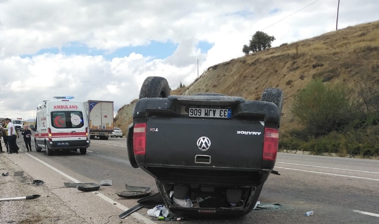 Doğanşehir’de U Dönüşü Kazası: 3 Kişi Hastaneye Kaldırıldı