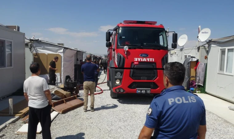 Malatya’da Konteyner Kentte Yangın Paniği: Kısa Sürede Söndürüldü