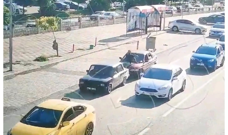 Malatya’da Trafikte Tehlikeli Hareket: Kaputta Ayakla İtme Ceza Getirdi