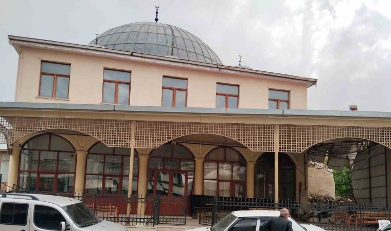 Akçadağ Çarşı Cami ve Yeşilyurt Hacıbekir Cami Yeniden Hayat Buluyor