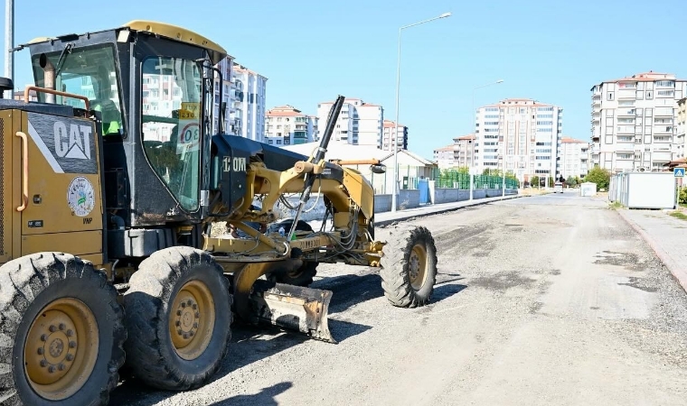 Çilesiz Mahallesi'nde Ulaşım Ağı Yenileniyor: Başkan Geçit Sahada