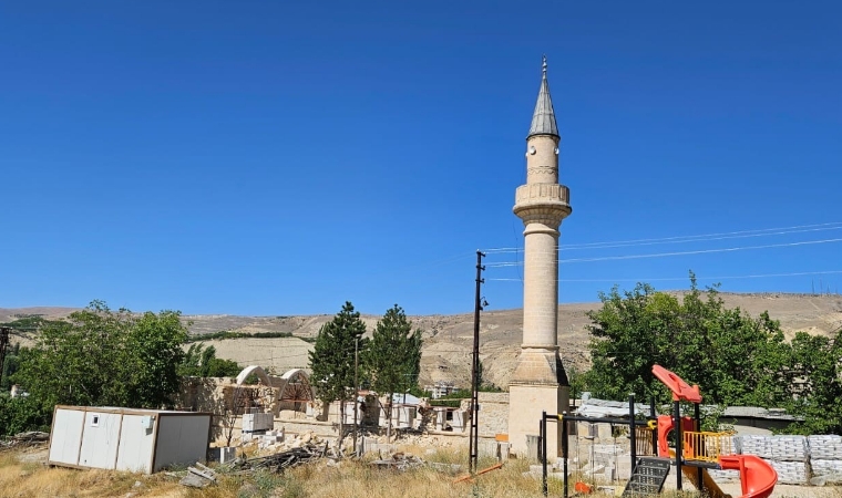 Darende’de 283 Yıllık Camii Restorasyon Sorunlarıyla Gündemde: Tarihi Doku Bozuluyor