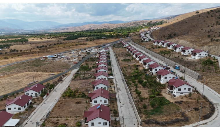 Depremden Yıkıma, Yıkımdan Villalara: Bir Odalı Ev Hayaliyle Başlayan Hikâye...