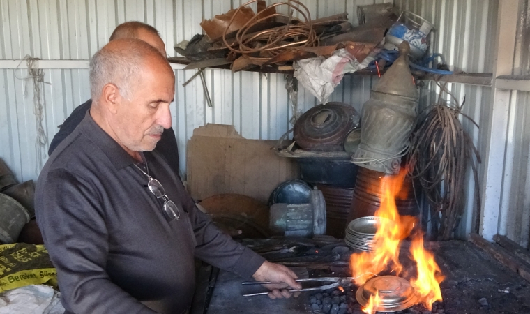 Konteynerde Kalaycılık: Malatya’nın Son Kalaycıları Hayata Tutunuyor!