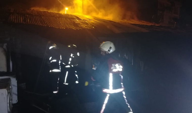 Malatya’da Yangın Felaketi! Odunlukta Çıkan Yangın Üç Çadıra Sıçradı