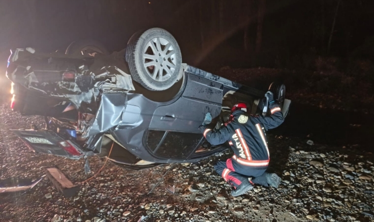 Kontrolü Kaybetti, Yoldan Çıktı! Malatya’da Korkutan Kaza