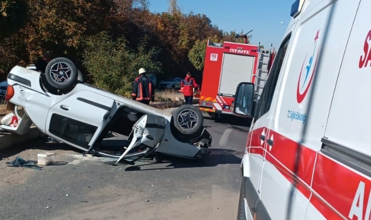 Malatya'da Kazada Can Pazarı: Araç Ters Döndü, 2 Kişi Hastaneye Kaldırıldı!