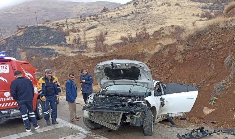 Malatya'da Korkutan Kaza: Yağmurun Etkisiyle Araç Devirdi, 6 Yaralı