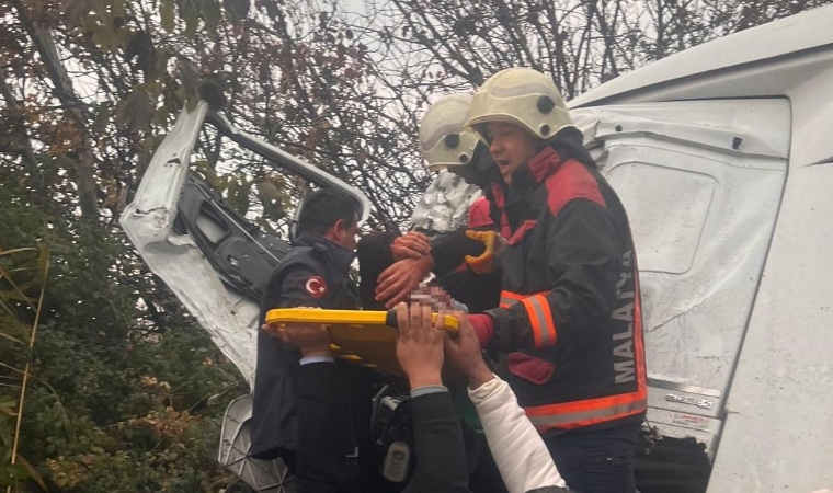 Malatya’da Saniyelerle Gelen Felaket! Tır Kazasında 1 Ağır Yaralı!