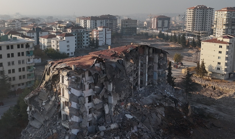 Şok Gerçek: Malatya'daki Binada Beton Yoktu, Yıkım İçin Ses Dalgası Yeterli Oldu!