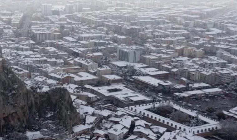 Türkiye’yi Vuran Kar Fırtınası: 25 İlde Eğitime Zorunlu Ara Verildi!