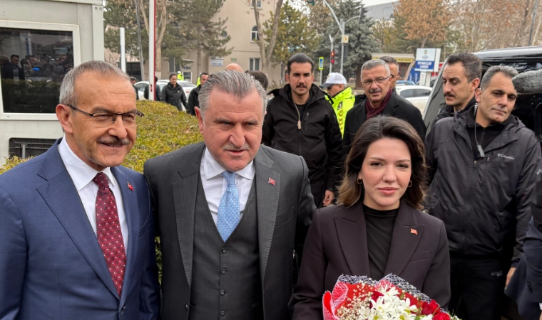 Gençlik ve Spor Bakanı Osman Aşkın Bak Malatya’da! Yeni Projeler İçin İlk Temaslar Yapıldı