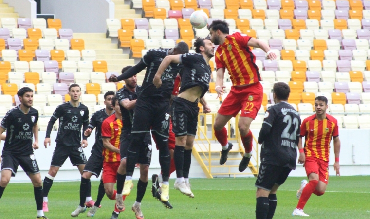 Yeni Malatyaspor, Kocaelispor’a 3-1 Mağlup Oldu: Takımın Gençleri Umut Veriyor, Ama Hala Eksiklikler Var