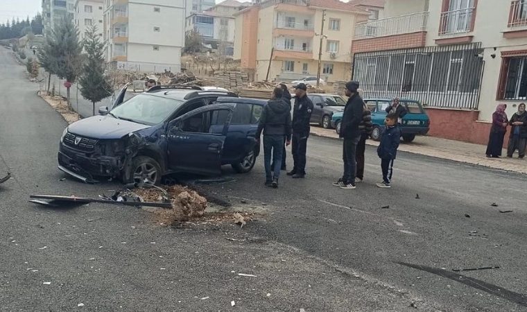 Adıyaman’da Feci Çarpışma: Yaralı Sürücü Tedavi Altında