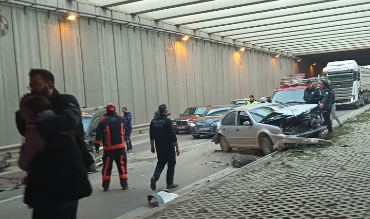 Malatya'da Alt Geçitte Zincirleme Trafik Kazası: 7 Yaralı!