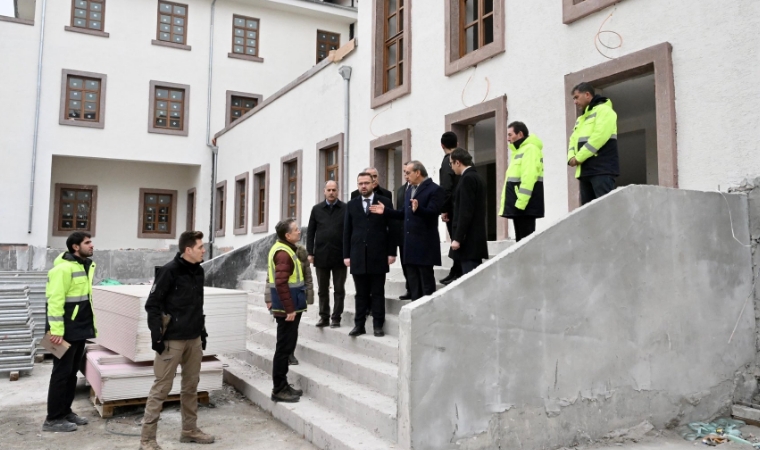 Malatya'nın Tarihi Valilik Binası, Depremi Geride Bırakarak Yükseliyor!