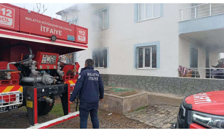 Müstakil Ev Alevlere Teslim Oldu! Yeşilyurt’ta Yangın Korkuttu!