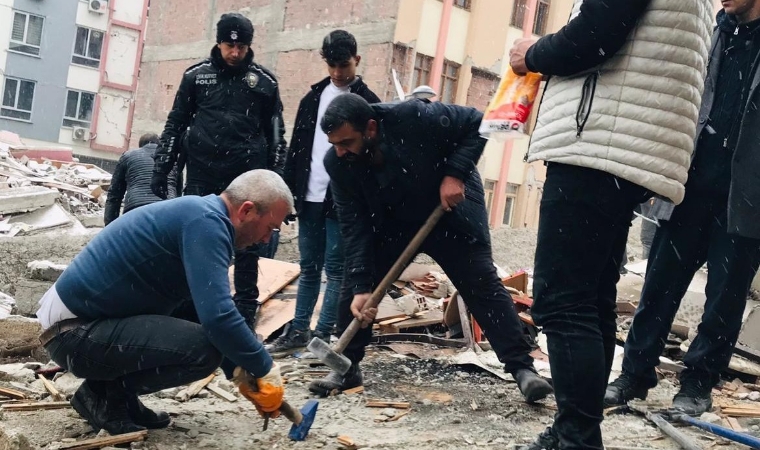 Enkazdan Sosyal Medya Mesajı ile Kurtulan Depremzede Harun Reşit Uçar: 'Allah Bir Daha O Günleri Yaşatmasın'