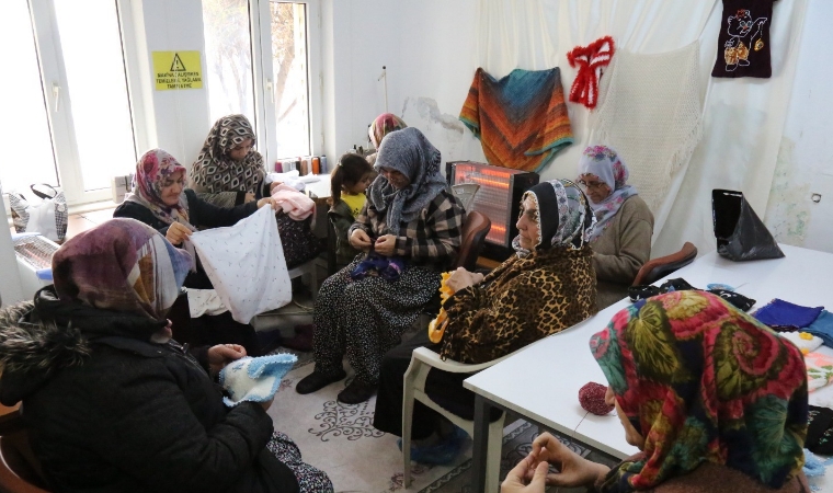 Kadınların Hem Sosyalleşmesine Hem Üretmesine Katkı: Battalgazi Belediyesi Dikiş Nakış Kursu Başlattı!