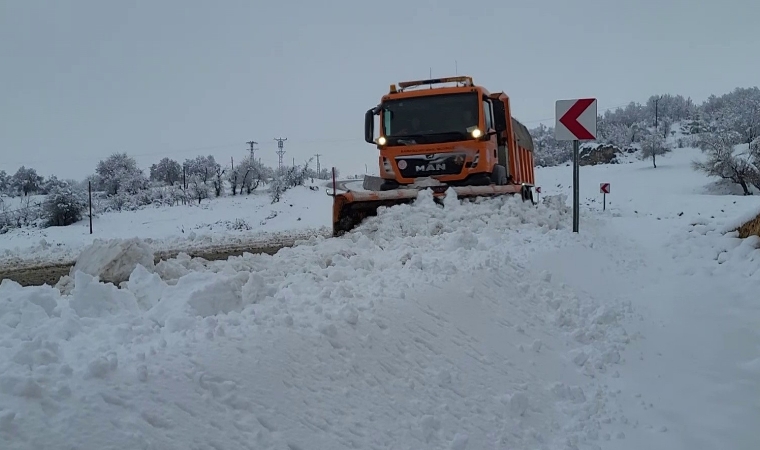 Kar Yağışı Adıyaman, Malatya ve Gaziantep Arasındaki Yollarda Ulaşımı Zorluyor