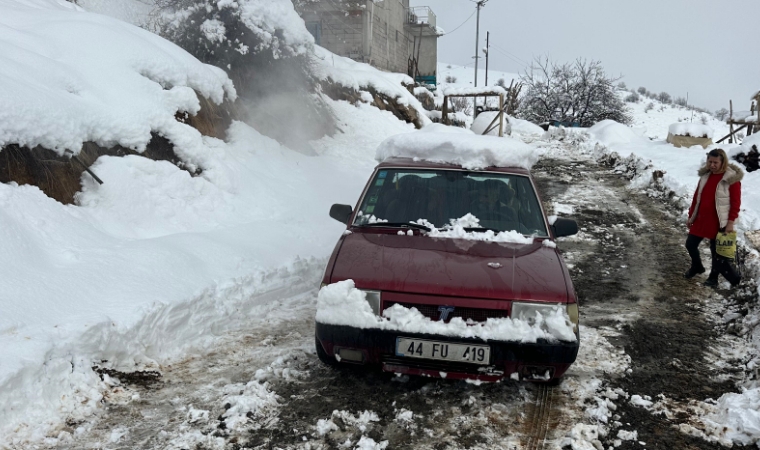 Malatya’da Kar Engeli Aşıldı: Hamile Kadın, Belediye Ekiplerinin Yardımıyla Hastaneye Ulaştırıldı!