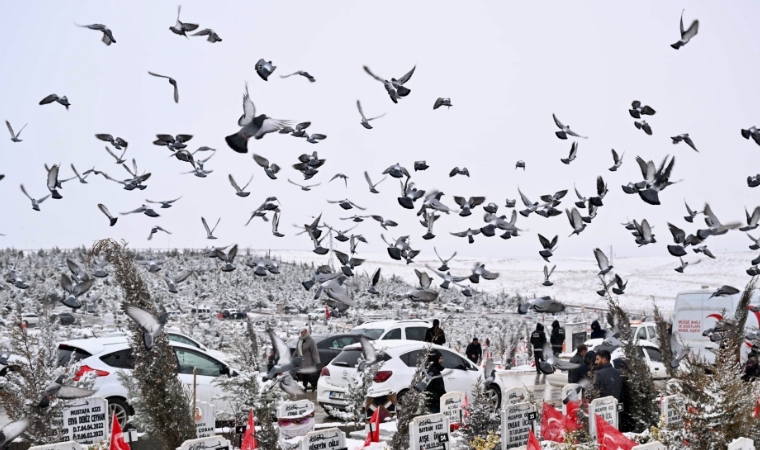 Malatya'da Kar Yağışı Altında Depremzedeler İçin Duygusal Anlar...