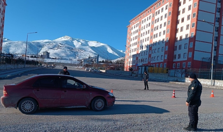 Malatya’da Okul ve Yurt Çevrelerinde Güvenlik Denetimi: 198 Kişi ve 92 Araç Kontrol Edildi!